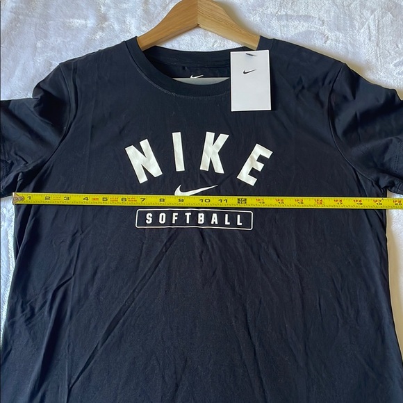 🆕Nike Softball Tee in Black - Picture 2 of 10